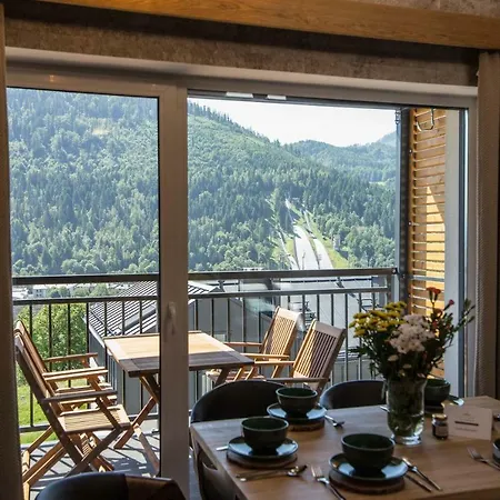 Sloneczna Gora W Spokojnej Okolicy - Dream